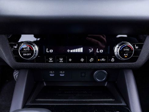 New 2026 Mitsubishi Outlander SE image 16