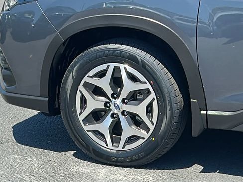 Certified 2024 Subaru Forester Premium AWD/4WD image 10