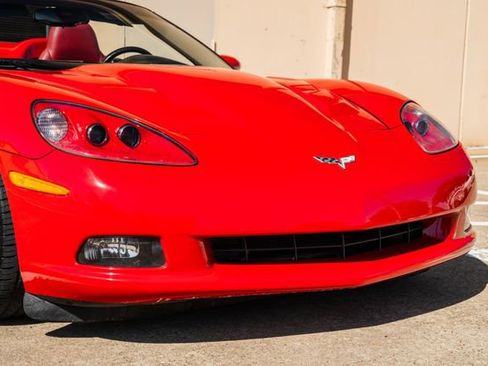 Used 2005 Chevrolet Corvette Convertible image 24