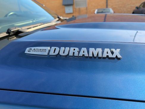 Used 2019 Chevrolet Silverado 2500 LT w/ LT Convenience Package image 11