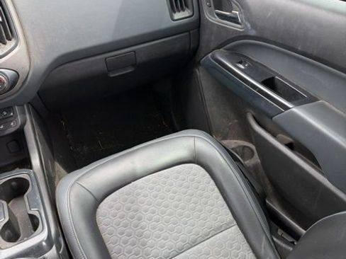 Used 2017 Chevrolet Colorado Z71 image 12