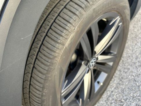 Used 2022 Volkswagen Atlas Cross Sport SEL R-Line image 5