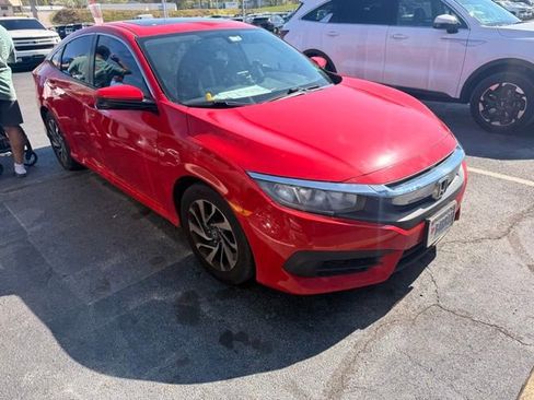 Used 2018 Honda Civic EX image 3