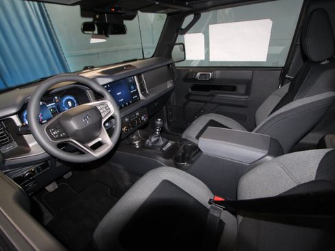 New 2026 Ford Bronco 2-Door AWD/4WD image 2