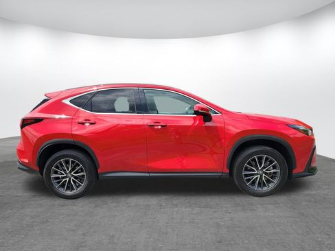 Used 2024 Lexus NX 250 FWD w/ Towing Package (2000 Lbs) image 2