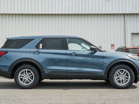 New 2026 Ford Explorer Active image 3