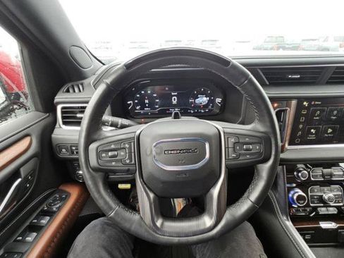Used 2024 GMC Yukon XL Denali Ultimate image 8