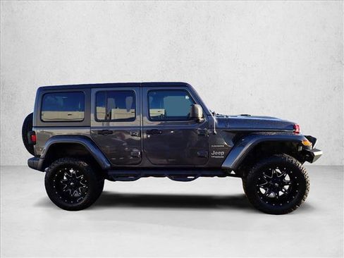 Used 2019 Jeep Wrangler Unlimited Sahara image 5