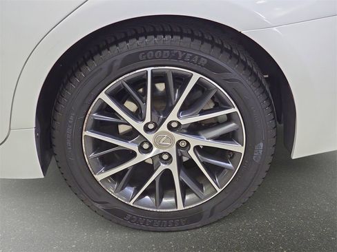 Used 2016 Lexus ES 350 w/ Luxury Package w/Wood Trim image 37