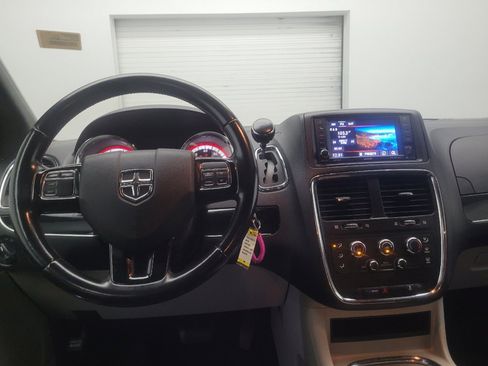 Used 2019 Dodge Grand Caravan SXT FWD image 22