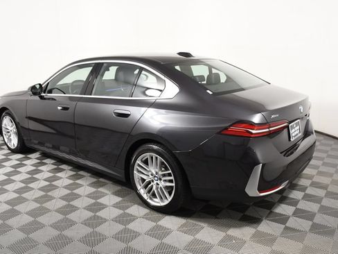 Used 2024 BMW 530i xDrive AWD/4WD image 3