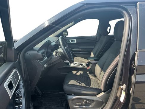Used 2020 Ford Explorer XLT w/ Comfort Package RWD image 14