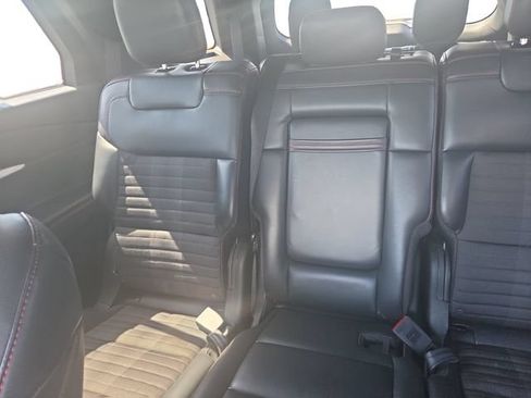 Used 2025 Ford Explorer ST-Line w/ ST-Line Street Pack AWD/4WD image 40