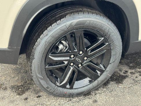 New 2026 Chevrolet Trax ACTIV w/ Sunroof Package image 4