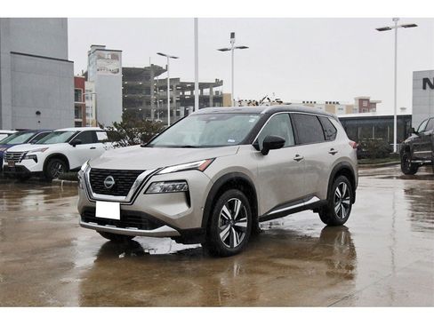 Used 2023 Nissan Rogue Platinum w/ Platinum Premium Package image 2