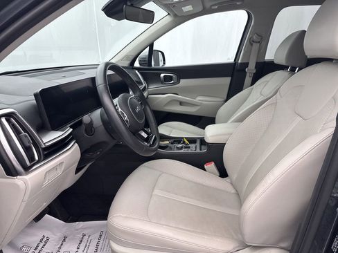 Used 2024 Kia Sorento S w/ Panoramic Sunroof Package FWD image 17