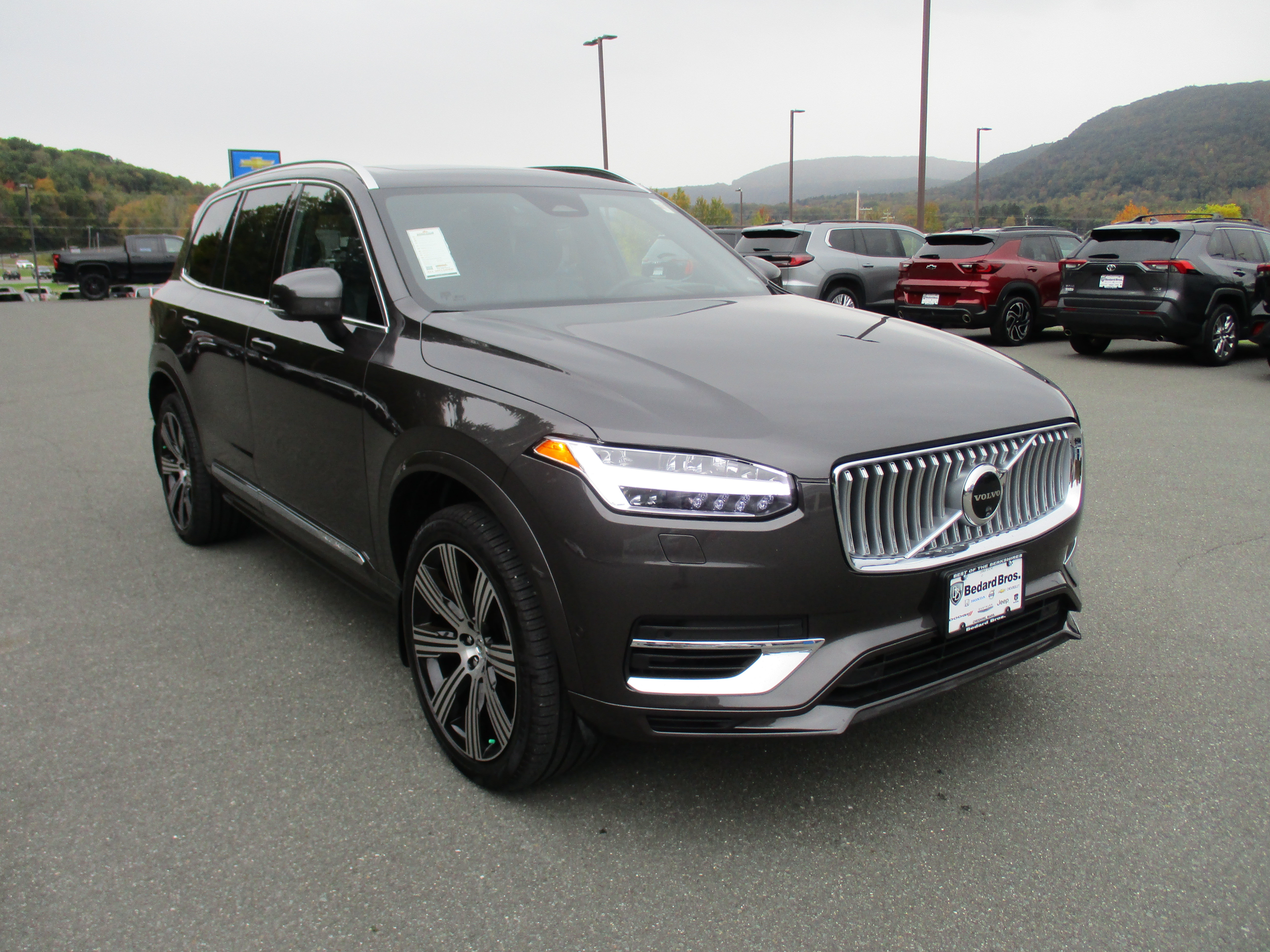 Certified 2024 Volvo XC90 T8 Ultimate w/ Protection Package Premier AWD/4WD image 3