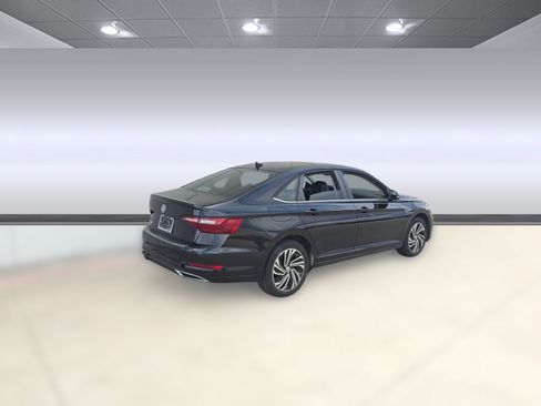 Used 2021 Volkswagen Jetta SEL Premium image 6