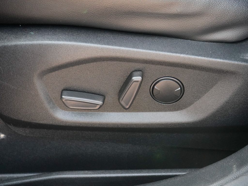 Used 2021 Ford Edge Titanium FWD image 19