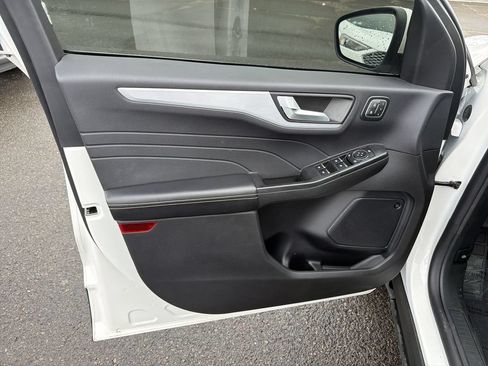 Used 2025 Ford Escape SE w/ PHEV Premium Package FWD image 10