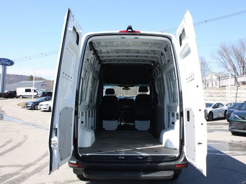 Used 2020 Mercedes-Benz Sprinter 144 Cargo image 8