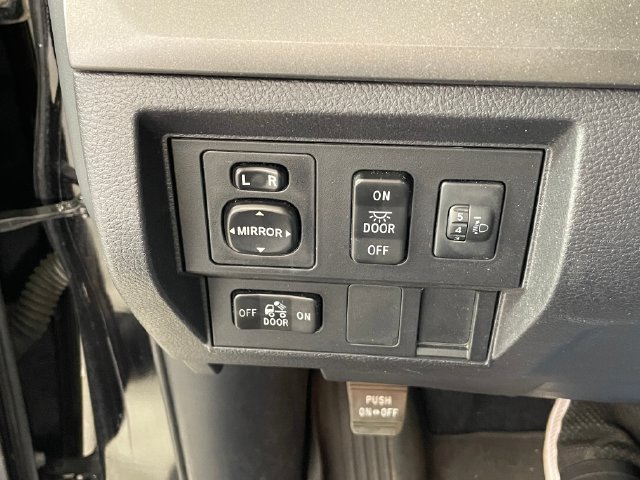 Used 2017 Toyota Tundra SR5 w/ TRD Off Road Package AWD/4WD image 10