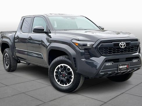 Used 2025 Toyota Tacoma TRD Off-Road image 3