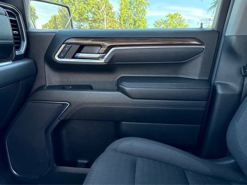 Used 2025 Chevrolet Silverado 1500 LT AWD/4WD image 20