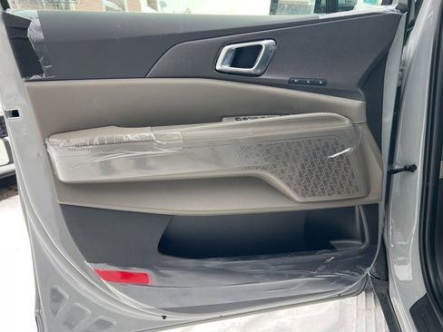 New 2026 Kia Carnival EX image 8