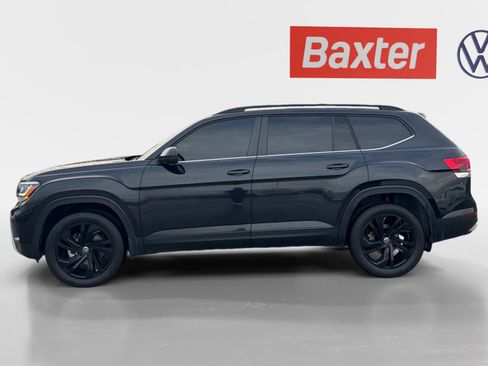 Certified 2023 Volkswagen Atlas SE w/ Black Wheel Package image 9