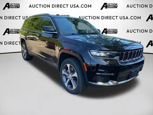 Used 2023 Jeep Grand Cherokee L Limited AWD/4WD image 27
