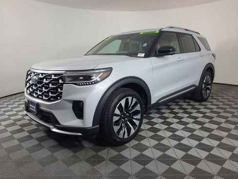 Used 2025 Ford Explorer Platinum w/ LUX Leather Package image 7