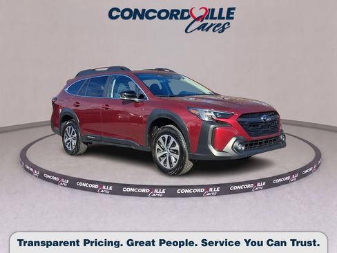 Certified 2025 Subaru Outback Premium AWD/4WD image 1