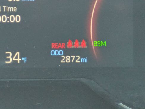 Used 2023 Toyota RAV4 XLE Premium image 11