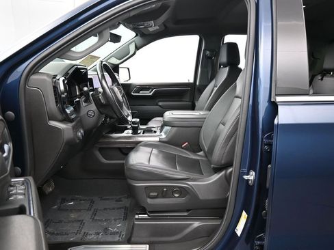 Used 2022 Chevrolet Silverado 1500 LTZ w/ Technology Package AWD/4WD image 11