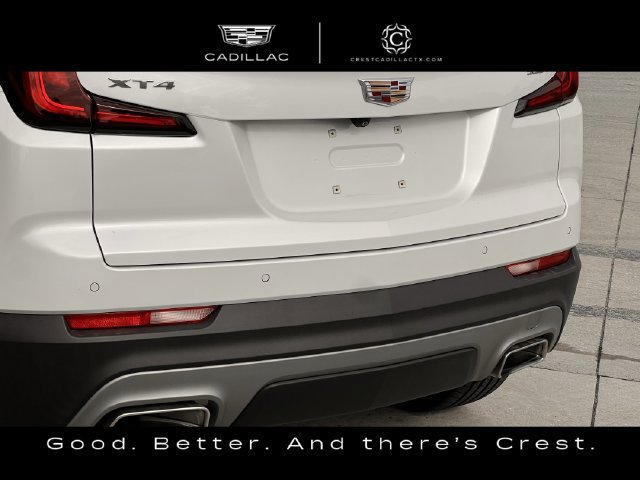 Used 2022 Cadillac XT4 Premium Luxury w/ Technology Package FWD image 9