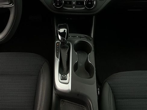 Used 2025 Buick Envista Preferred image 14