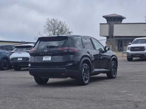 Used 2025 Nissan Rogue SV AWD/4WD image 5