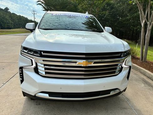 Used 2023 Chevrolet Suburban High Country image 2