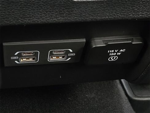 Used 2021 Jeep Cherokee Trailhawk image 10