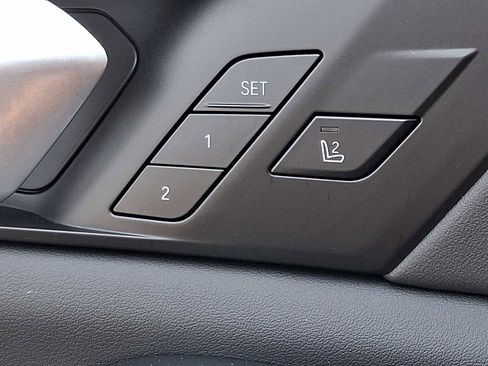 Used 2025 BMW X5 M60i w/ Executive Package image 26