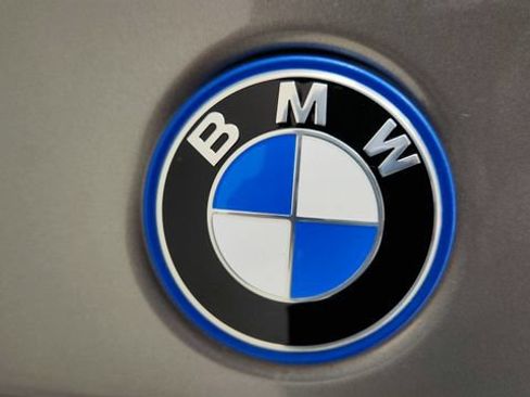 Used 2026 BMW i5 eDrive40 w/ M Sport Package RWD image 34