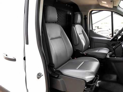 Used 2019 Ford Transit 250 130 Low Roof image 31