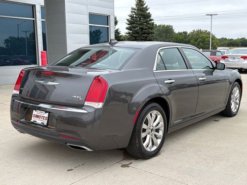 Used 2017 Chrysler 300 C w/ Light Group AWD/4WD image 8