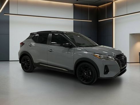 Used 2024 Nissan Kicks SR w/ SR Premium Package FWD image 8