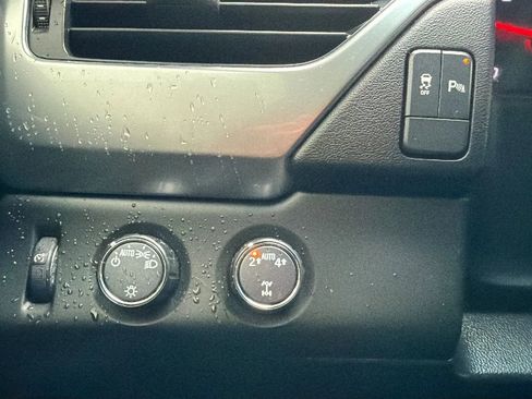 Used 2019 Chevrolet Tahoe LS AWD/4WD image 14