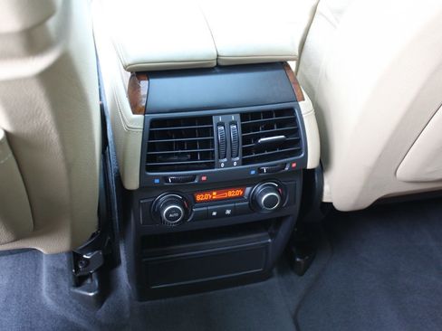 Used 2012 BMW X5 M image 21