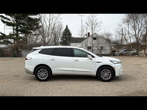 Used 2023 Buick Enclave Essence FWD image 6