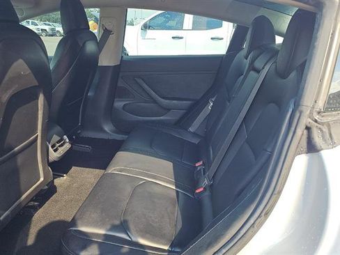 Used 2018 Tesla Model 3 Mid Range image 8