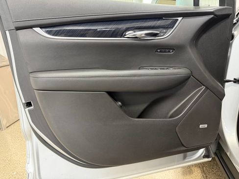 Used 2020 Cadillac XT6 Premium Luxury AWD/4WD image 24